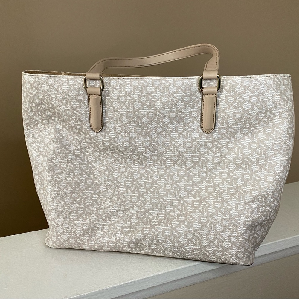 Dkny Bryant Signature Tote- Beige and Mocha - Picture 2 of 4